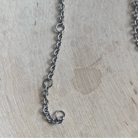 VTG- Roman- Y Lariat with Sparkling Stars on silver colored dainty chain - Picture 8 of 10